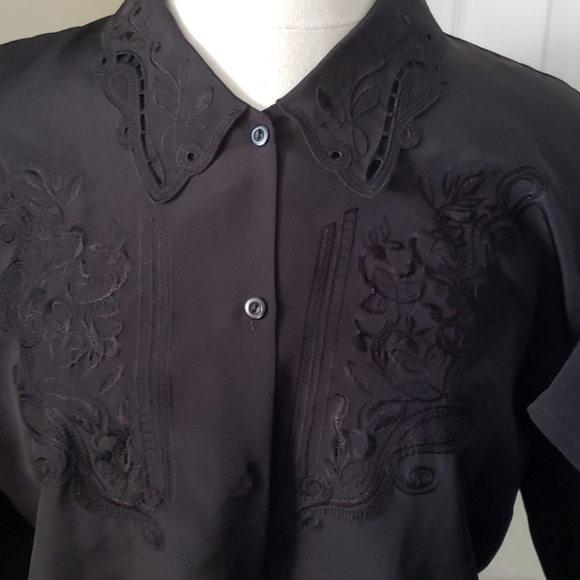 Set of two black blouses - Picture 4 of 4